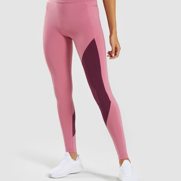 Gymshark Asymetric set